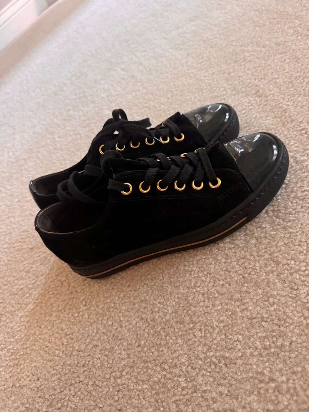 Paul Green Sophie Black  Suede Sneakers with Gold Eyelets size 7   (37-38)(4.5)